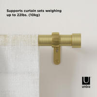 De Cappa gordijnroede van Umbra is super stylish uit en door de metalen finish oogt deze modern en klassiek tegelijk