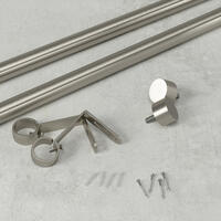 De Cappa gordijnroede van Umbra is super stylish uit en door de metalen finish oogt deze modern en klassiek tegelijk
