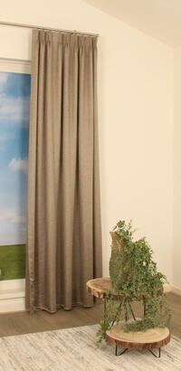 Annecy is een mooi soepel vallend semi-verduisterend overgordijn, een echte sfeermaker en past in elk interieur en in elke ruimte