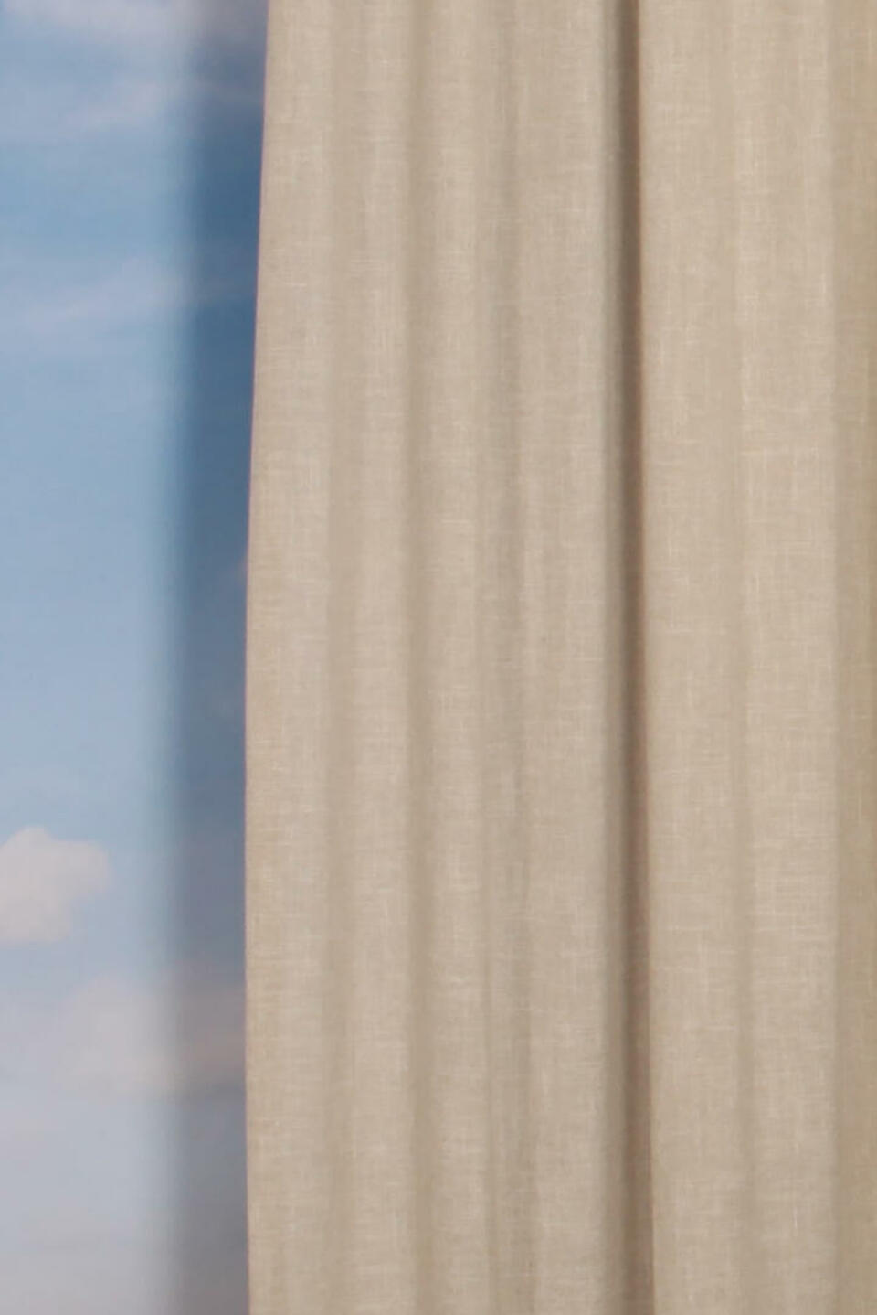 Freden is een linnenlook inbetween met een grove weving in beige en crème garens van ongelijke dikte