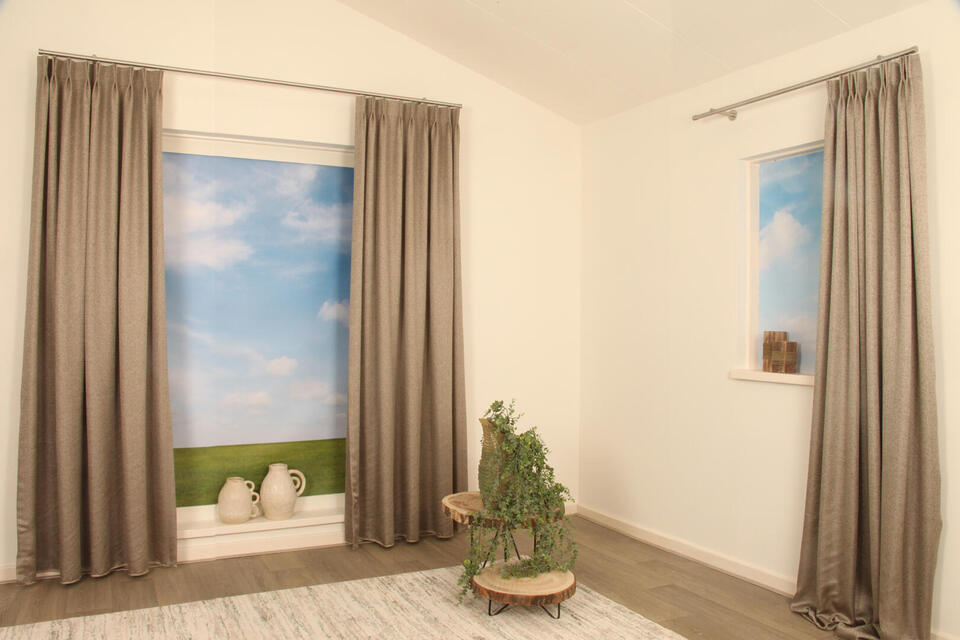 Annecy is een mooi soepel vallend semi-verduisterend overgordijn, een echte sfeermaker en past in elk interieur en in elke ruimte