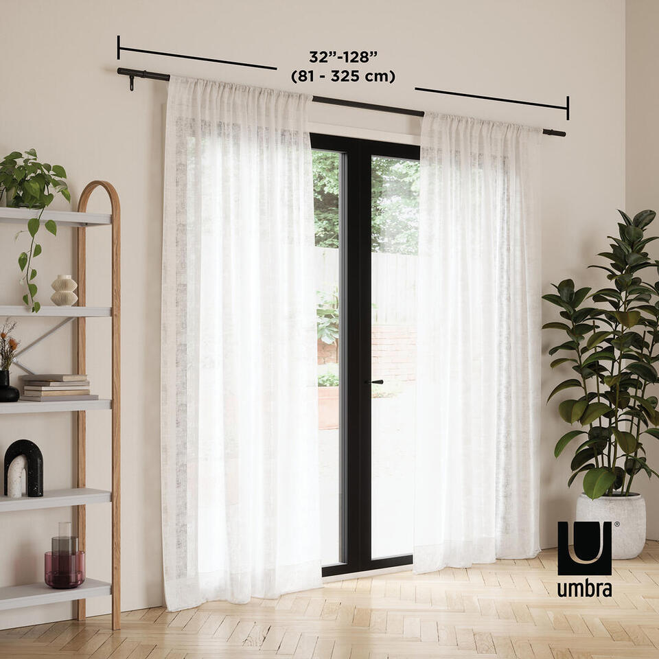 De Umbra Zen gordijnroede heeft een naadloos design, wat het openen en sluiten van het gordijn vergemakkelijkt.